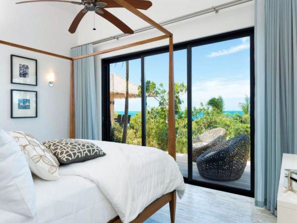 Luxury Turks & Caicos Beach Five Bedroom Vacation House