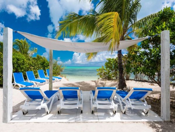 Luxury Turks & Caicos Beach Five Bedroom Vacation House