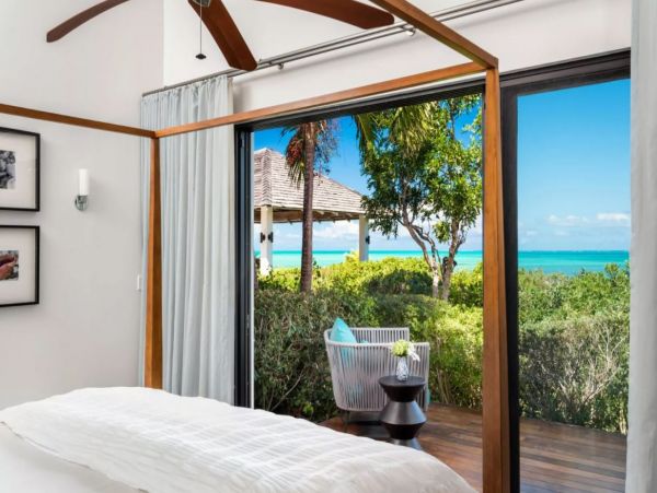 Luxury Turks & Caicos Beach Five Bedroom Vacation House