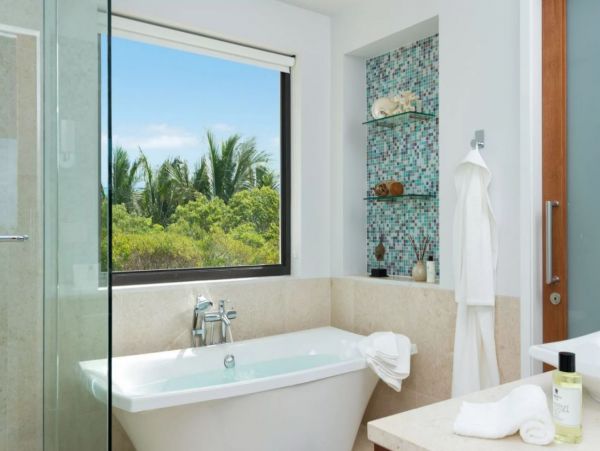 Luxury Turks & Caicos Beach Five Bedroom Vacation House