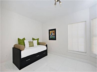 Bedroom 2 with day bed with trundle