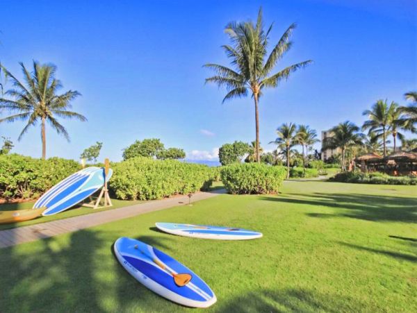 Beachfront Kaanapali Vacation Condo with Ocean Views