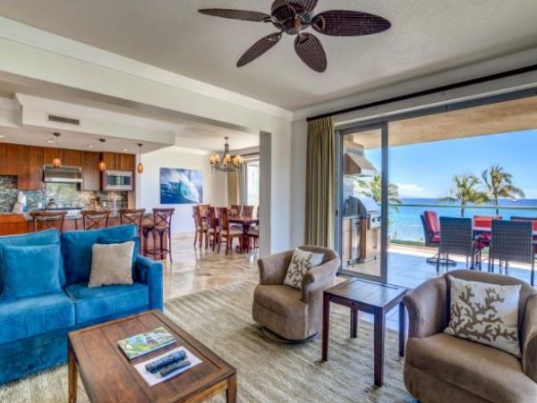 Beachfront Kaanapali Vacation Condo with Ocean Views