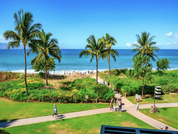 Beachfront Kaanapali Vacation Condo with Ocean Views