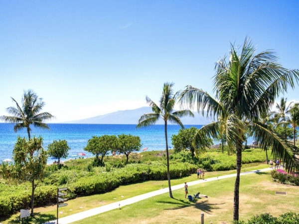 Beachfront Kaanapali Vacation Condo with Ocean Views