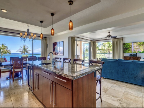 Beachfront Kaanapali Vacation Condo with Ocean Views
