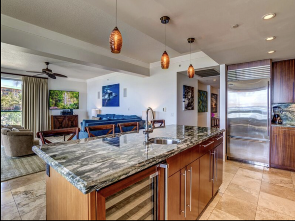 Beachfront Kaanapali Vacation Condo with Ocean Views