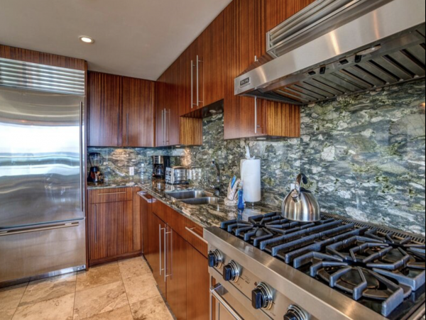 Beachfront Kaanapali Vacation Condo with Ocean Views