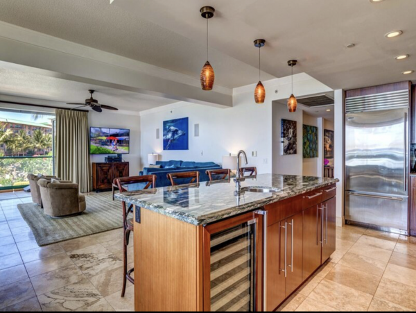 Beachfront Kaanapali Vacation Condo with Ocean Views