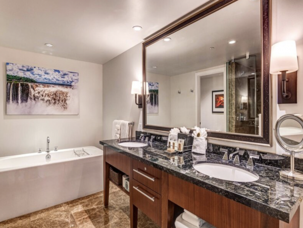 Beachfront Kaanapali Vacation Condo with Ocean Views