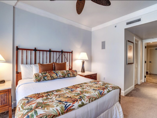 Beachfront Kaanapali Vacation Condo with Ocean Views