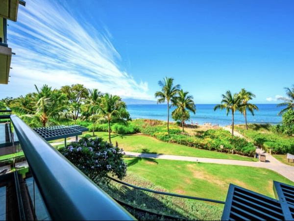 Beachfront Kaanapali Vacation Condo with Ocean Views
