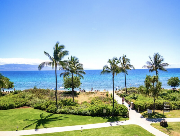 Beachfront Kaanapali Vacation Condo with Ocean Views