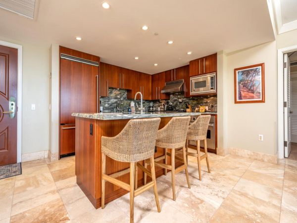 Luxurious Kaanapali Beach Villa Ocean Views Sleeps 8 Guests