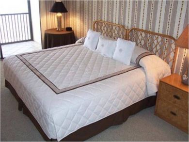 Bedroom 3 with king bed