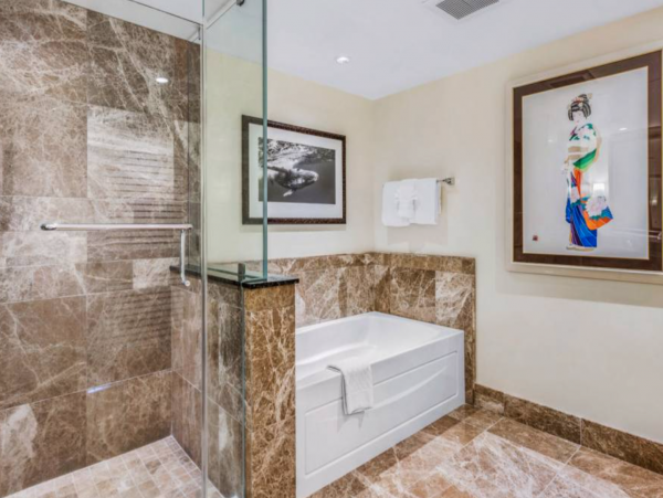Lahaina Luxury Vacation Rental Condo Three Bedrooms