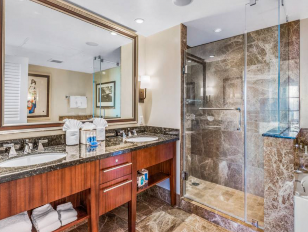 Lahaina Luxury Vacation Rental Condo Three Bedrooms