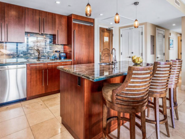 Lahaina Luxury Vacation Rental Condo Three Bedrooms