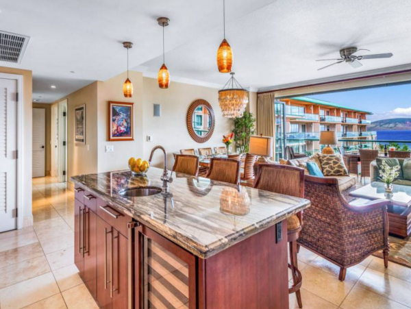 Lahaina Luxury Vacation Rental Condo Three Bedrooms