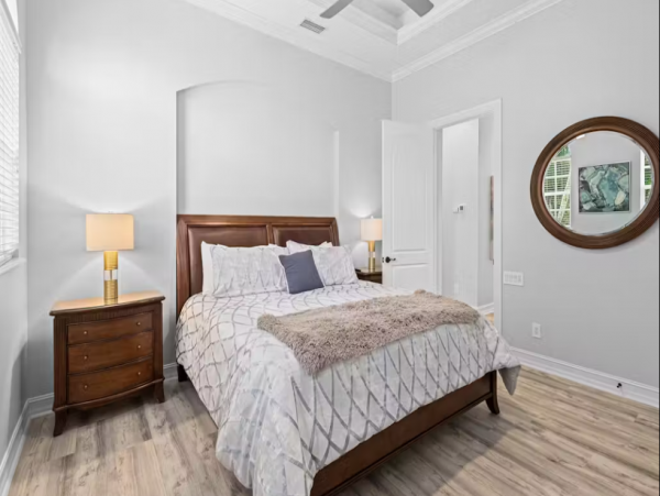 Luxury Vacation Rental with 4 Bedroom, Pool & Balcony