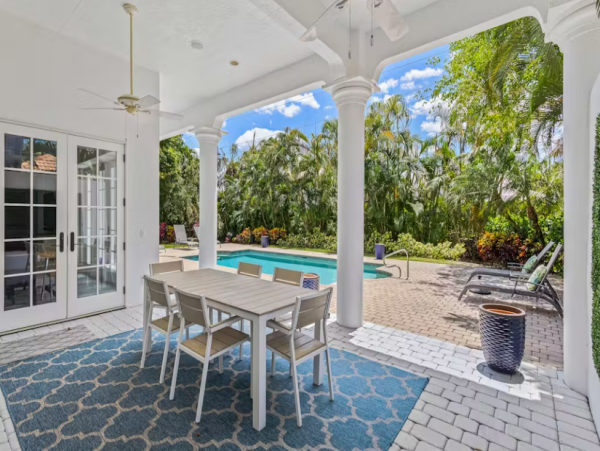 Luxury Vacation Rental with 4 Bedroom, Pool & Balcony