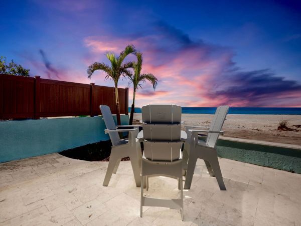 Thee Bedroom Gulf Front Vacation Home On Holmes Beach
