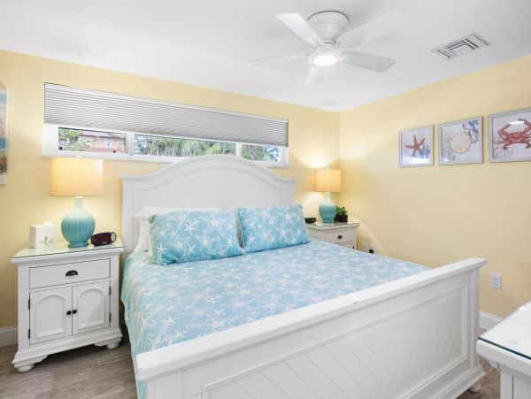 Thee Bedroom Gulf Front Vacation Home On Holmes Beach