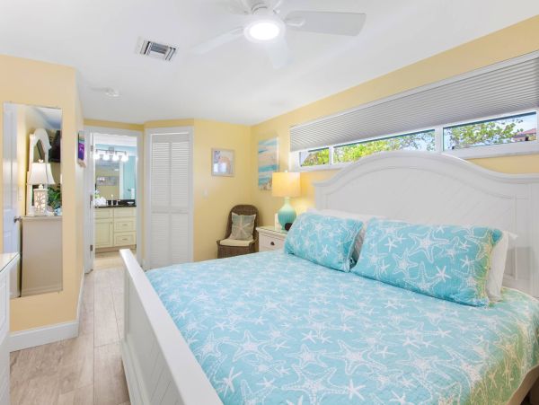 Thee Bedroom Gulf Front Vacation Home On Holmes Beach