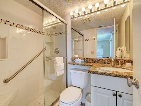 Two Bedroom Vacation Condo On Beach in Longboat Key