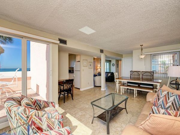 Two Bedroom Vacation Condo On Beach in Longboat Key