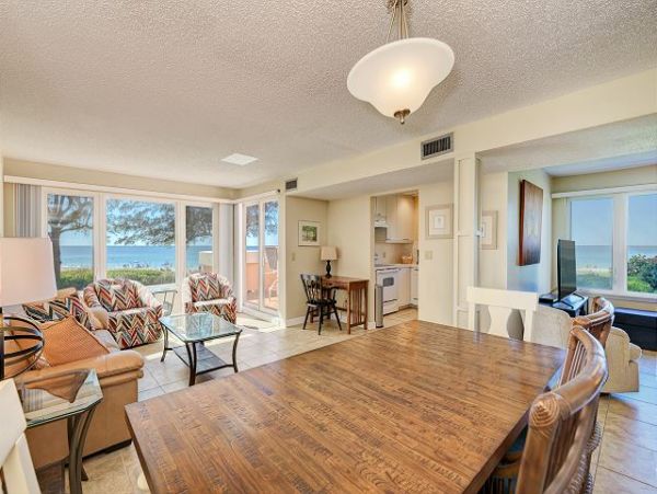 Two Bedroom Vacation Condo On Beach in Longboat Key