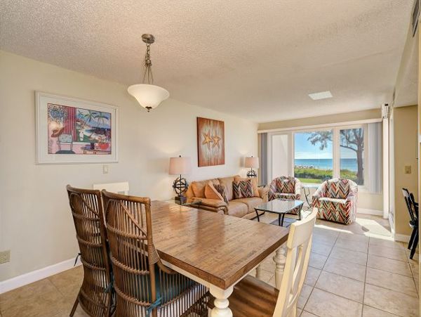 Two Bedroom Vacation Condo On Beach in Longboat Key