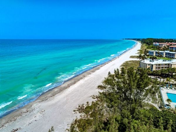 Two Bedroom Vacation Condo On Beach in Longboat Key