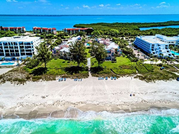Two Bedroom Vacation Condo On Beach in Longboat Key