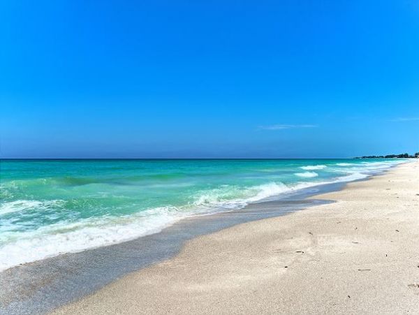 Two Bedroom Vacation Condo On Beach in Longboat Key