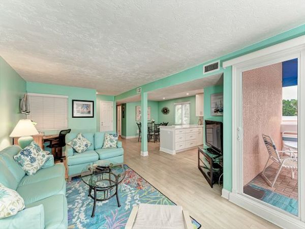 Beachside condo with Garden view and good interior