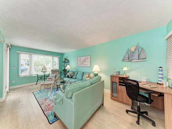 Beachside condo with Garden view and good interior