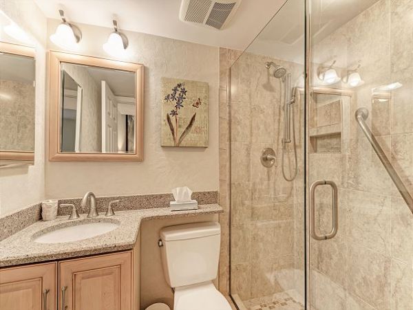 Beachside condo with Garden view and good interior