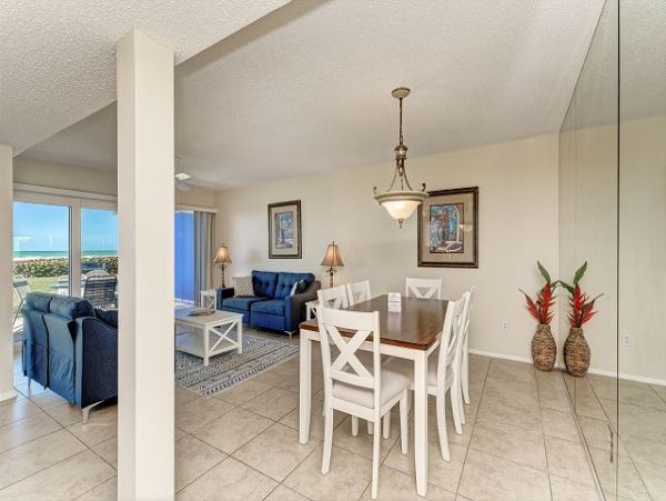 Beachfront Vacation Rental with 2 Bedrooms