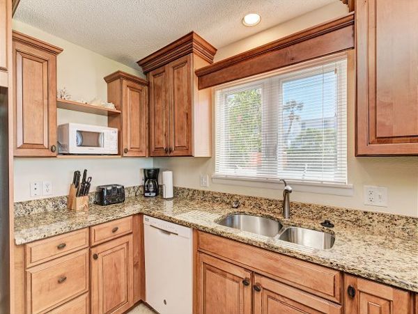 Beachfront Vacation Rental with 2 Bedrooms