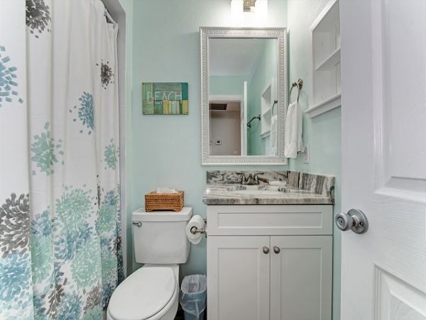 Easy Access to the Beach 2 Bedrooms Condo