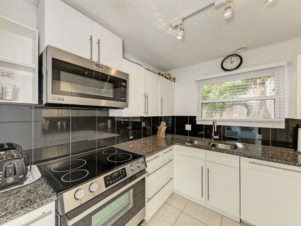 Longboat Key Vacation Beach Condo Two Bedrooms Sleeps 6