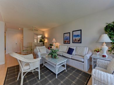 Living & Dining Area Living & Dining Area