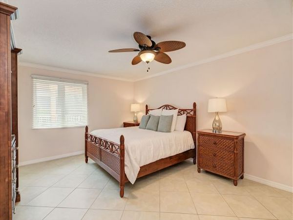 Gulf Front Two Bedroom Vacation Condo - Pool & Tennis Court
