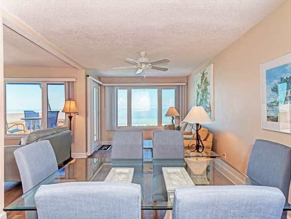 Longboat Key Beach Condo 2 bedrooms plus den