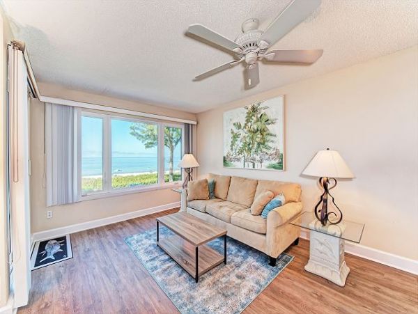 Longboat Key Beach Condo 2 bedrooms plus den