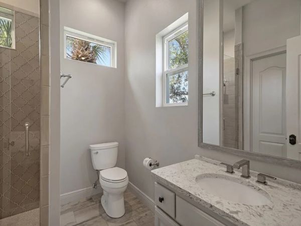 Four Bedroom Luxury Rentals in Destin Sleeps 14