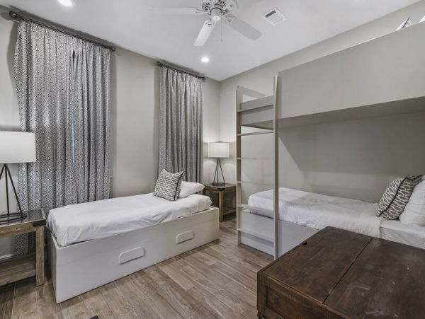 Four Bedroom Luxury Rentals in Destin Sleeps 14