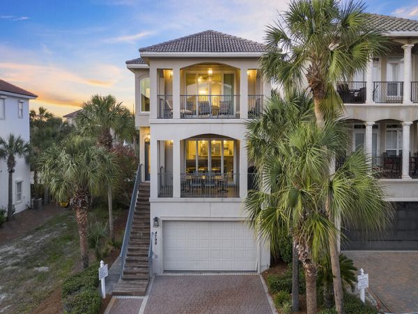 Four Bedroom Luxury Rentals in Destin Sleeps 14