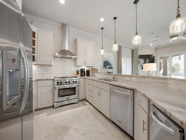 Four Bedroom Luxury Rentals in Destin Sleeps 14
